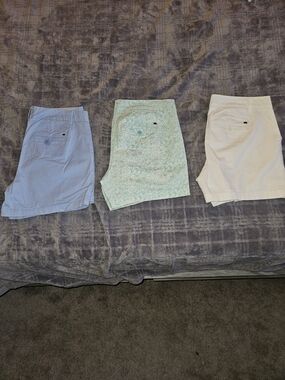 Three Women's Shorts - Light Blue,  Floral Green, White Crown&Ivy size 6